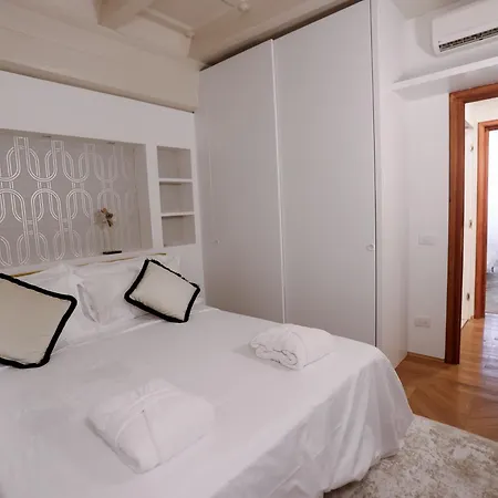 Ponte Vecchio - Partenope Luxury Apartman *